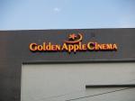 Instalace světelného loga Golden Apple Cinema