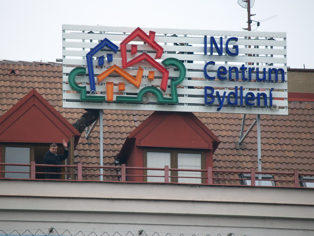 Instalace neonového loga ING Centrum bydlení